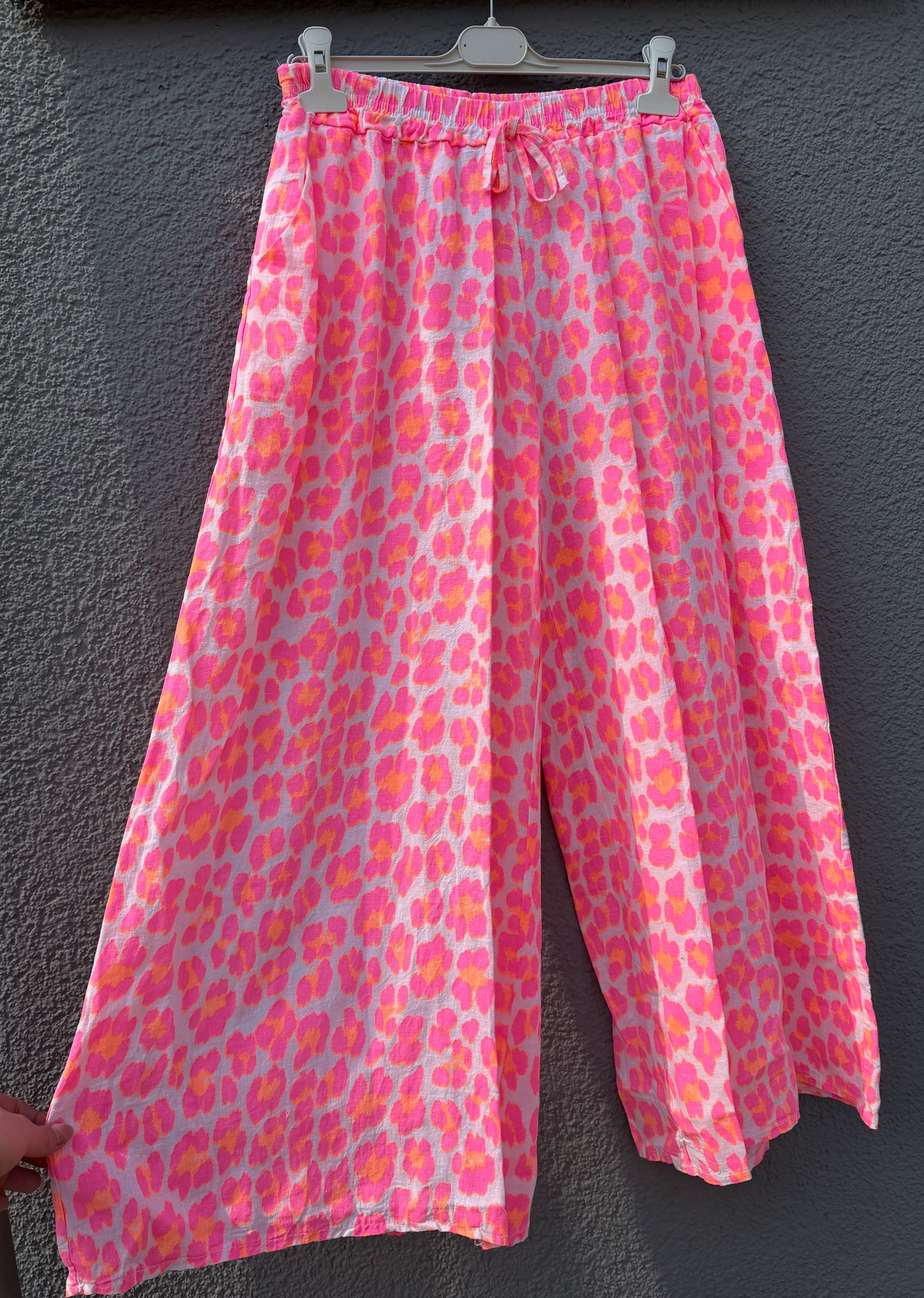 Weite Hose Leo Print pink
