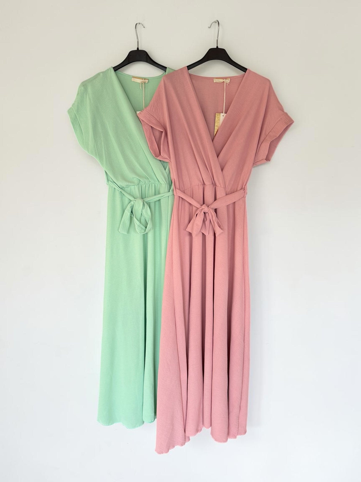 Kurzarm-Maxikleid in Wickeloptik