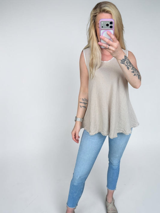 Luftiges Leinen-Top in A-Linie mit Fransenabschluss – lockeres Damen Sommeroberteil in Naturbeige
