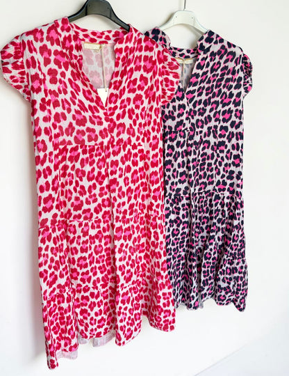 Musselin-Kleid mit Leo-Print und Rüschen