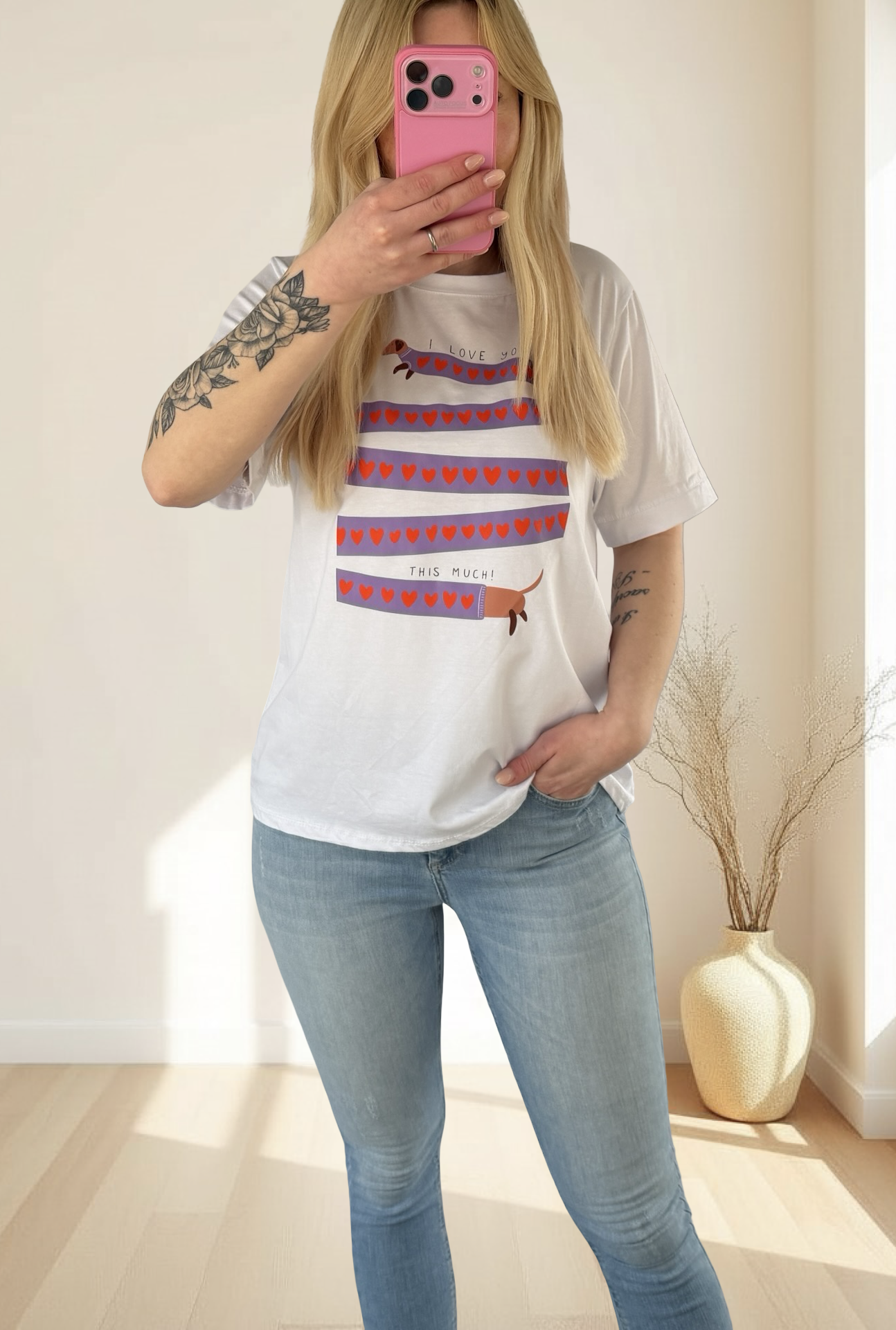 Weißes T-Shirt mit Dackelprint & Herzen