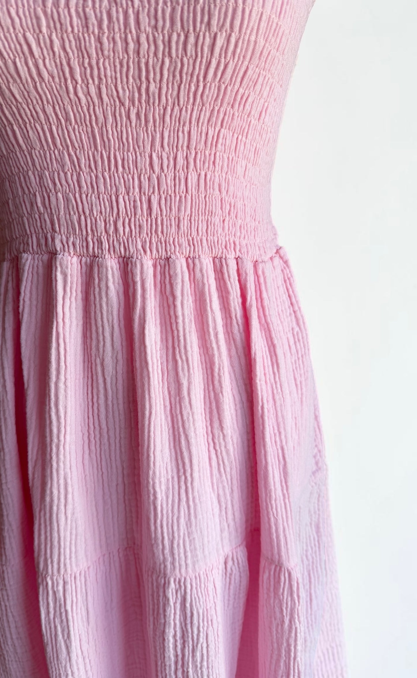 Trägerloses Musselin-Maxikleid „Basic Summer“ – Gesmoktes Bandeaukleid