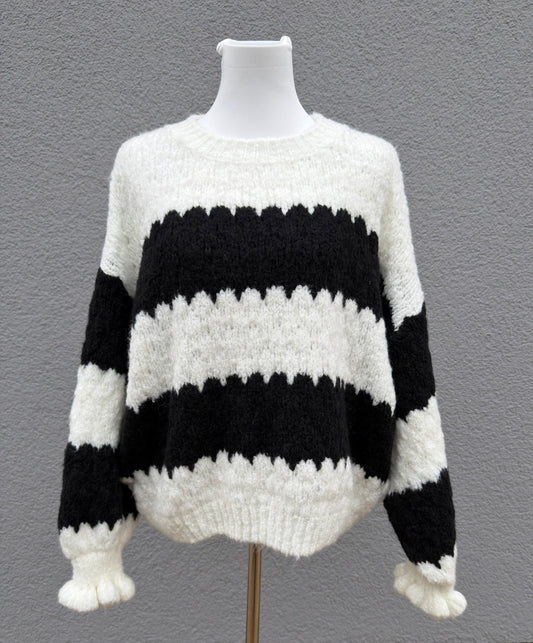 Oversize Streifenpullover - Feinraummode