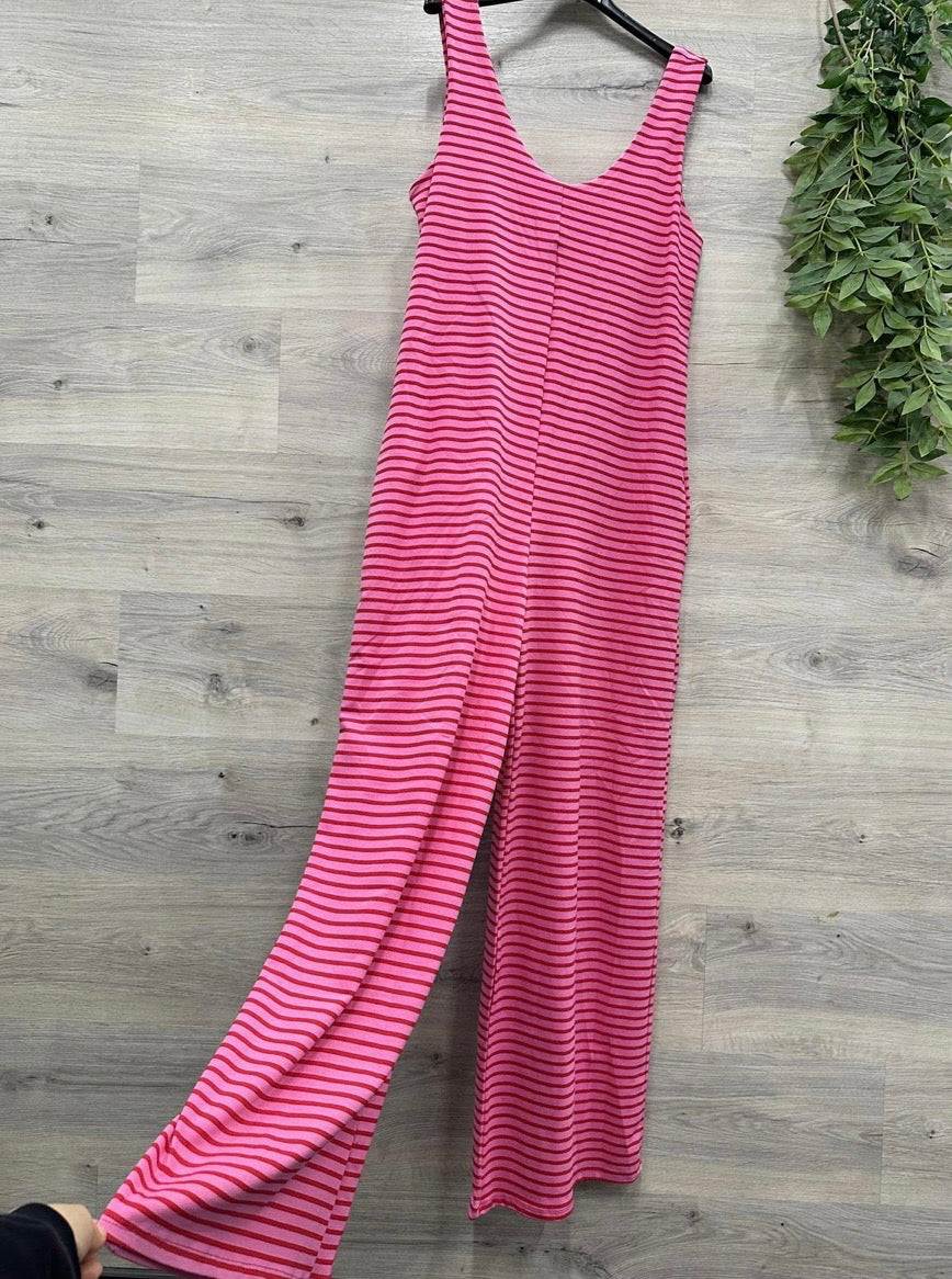 Lässiger Jumpsuit mit Ringelstreifen in Beere & Rosa