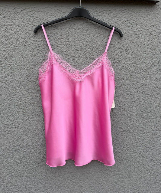 Feinraummode Spitzentop Jasmin in zarter Spitze, ärmellos und feminin, perfekt für ein elegantes Outfit.