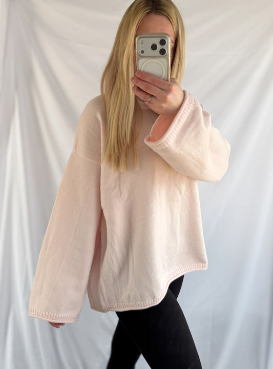 Gemütlicher oversized Mandy Pullover von Feinraummode, weiches Damen-Sweatshirt in lockerer Passform, ideal für Komfort und Stil.