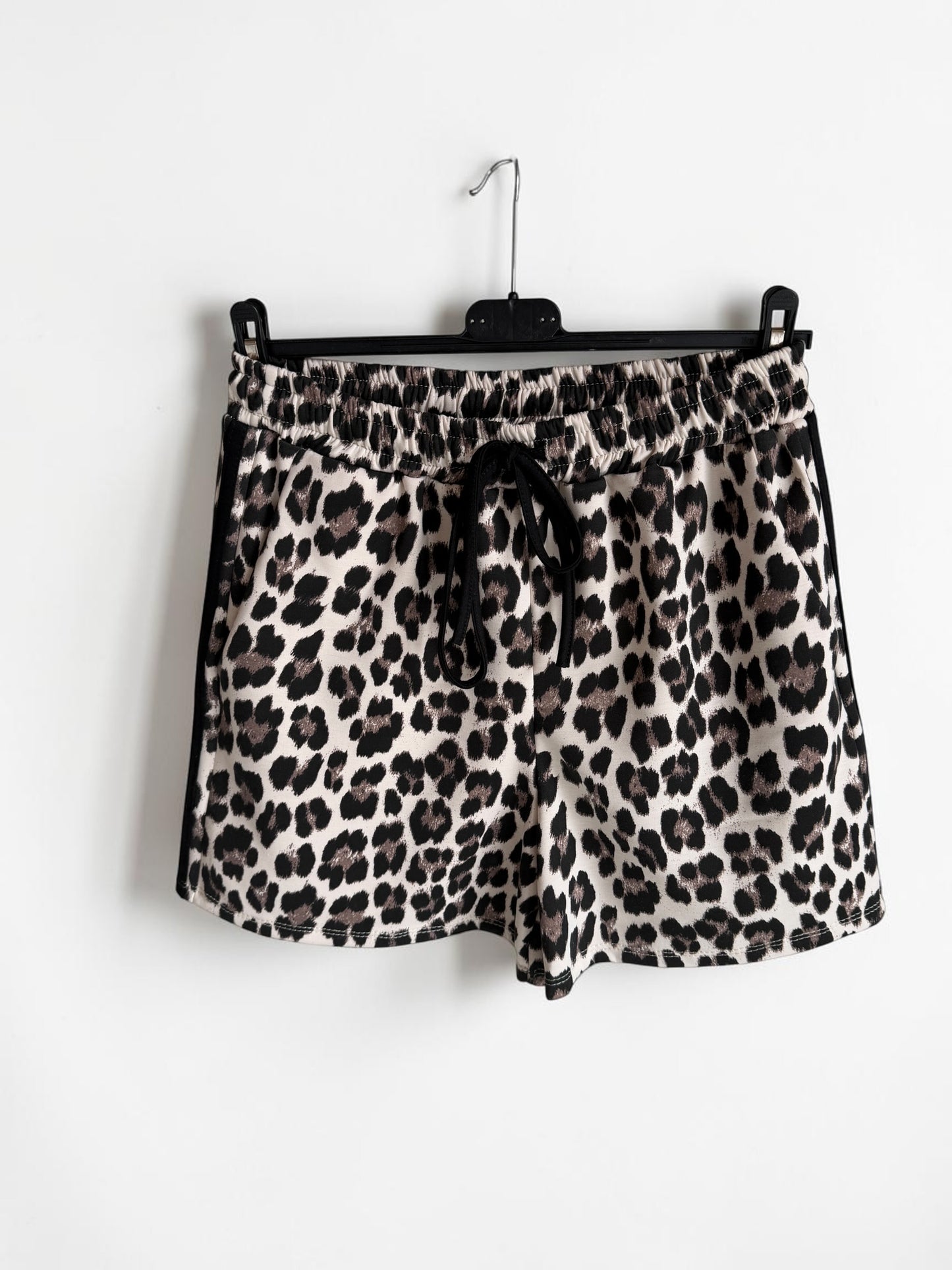 Lässiges Leo-Print Lounge-Set „Wild Comfort“