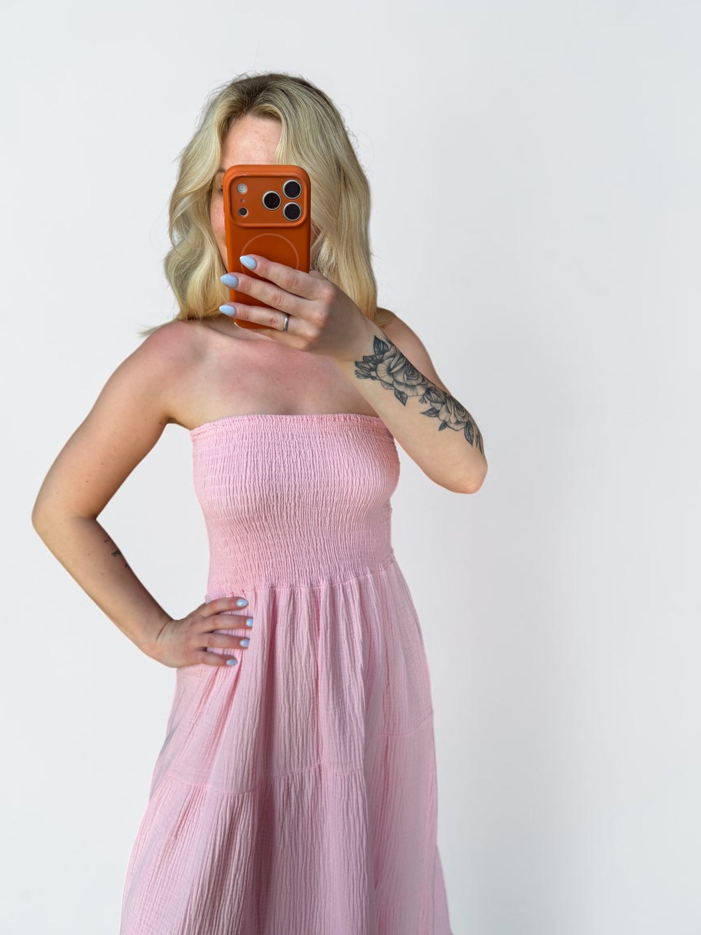 Trägerloses Musselin-Maxikleid „Basic Summer“ – Gesmoktes Bandeaukleid