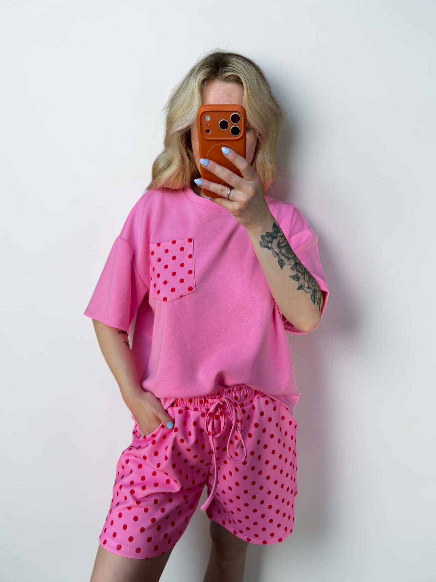 Verspieltes Polka-Dot Lounge-Set „Sweet Dots“ – Knalliges Pink