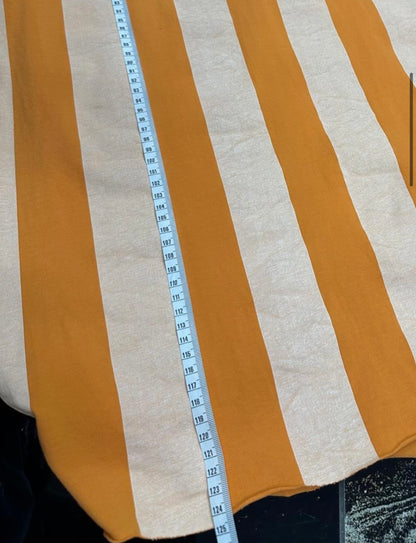 Luftiges Maxikleid mit Blockstreifen in Orange & Beige
