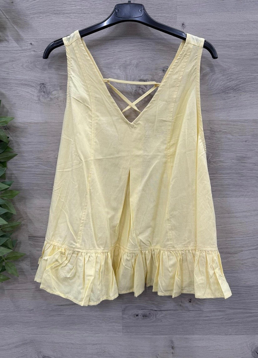 Elegantes Sommer-Top mit Volants und verspieltem Rückenausschnitt