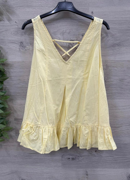 Elegantes Sommer-Top mit Volants und verspieltem Rückenausschnitt