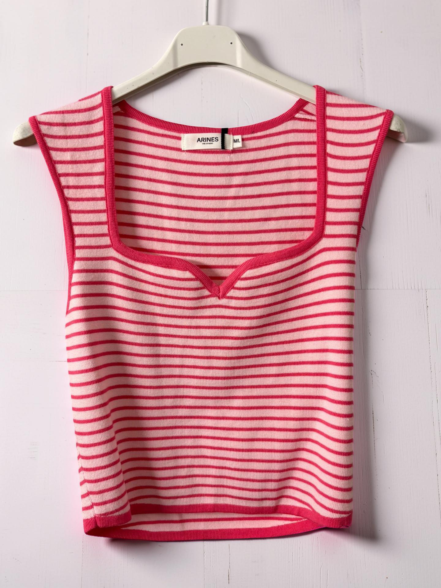 Gestreiftes Crop Top in Rosa/Weiß, sommerlich und figurbetont