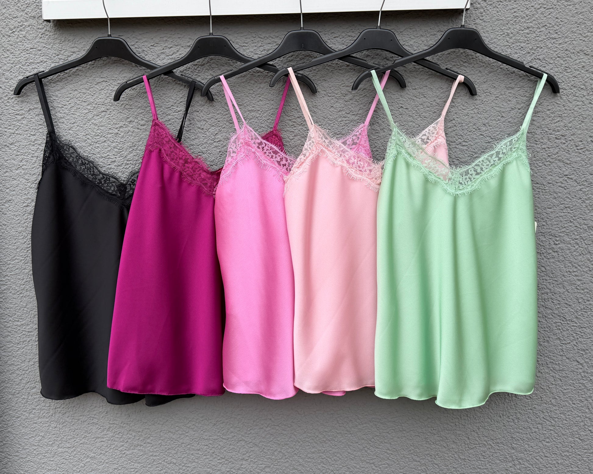 Feinraummode Spitzentop Jasmin in zarter Spitze, eleganter Damen-Top mit feinen Details und femininem Design