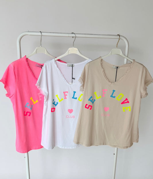 SELF LOVE CLUB Damen T-Shirt – Neon Print Shirt mit V-Ausschnitt