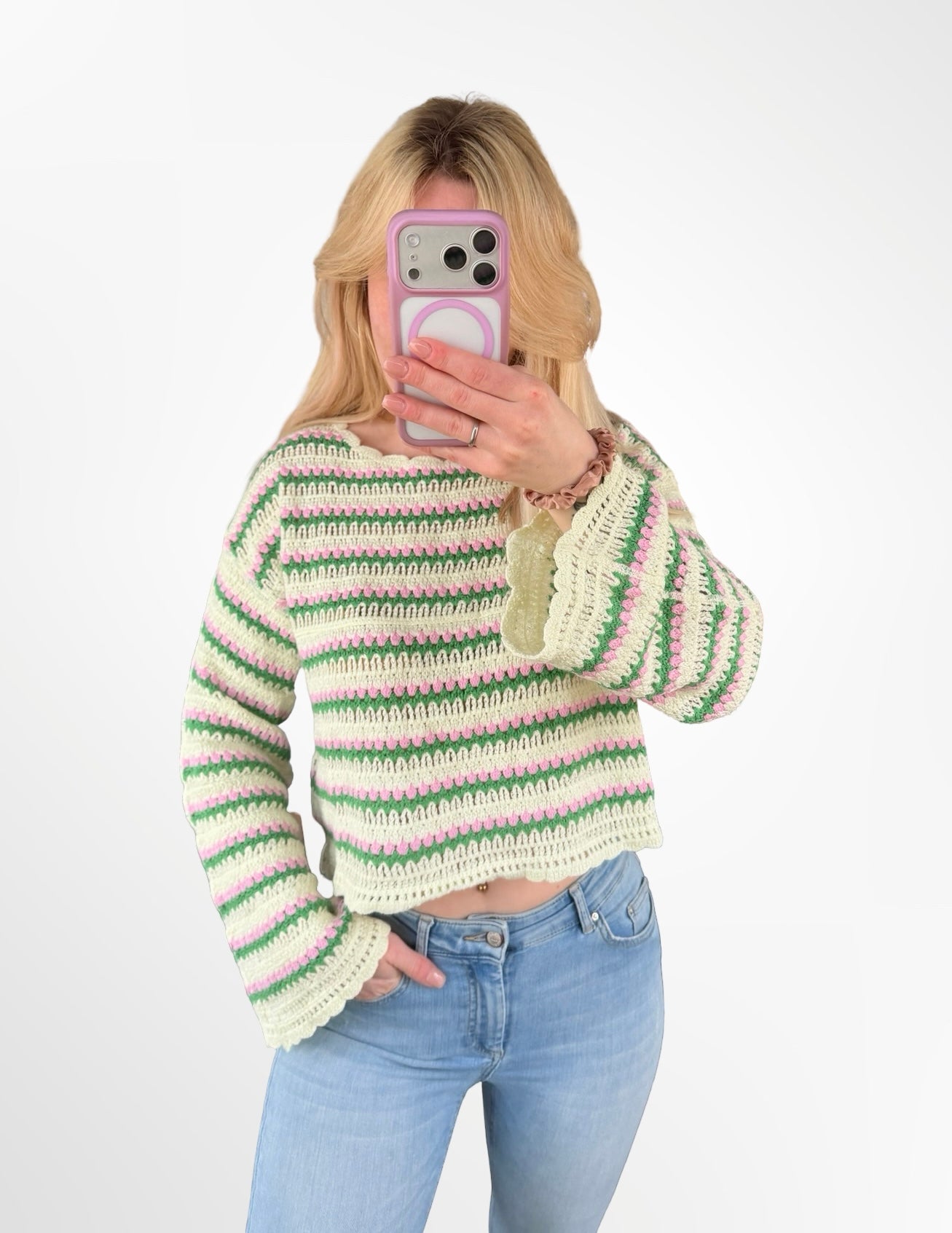 Gestreifter Häkelpullover im Boho Style