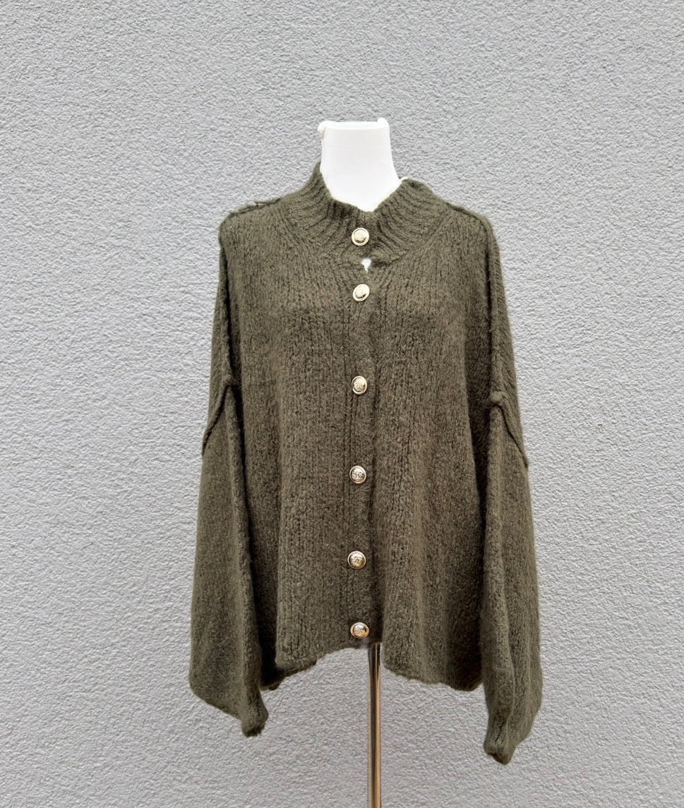Oversize Cardigan mit Knöpfen dunkelgrün - Feinraummode