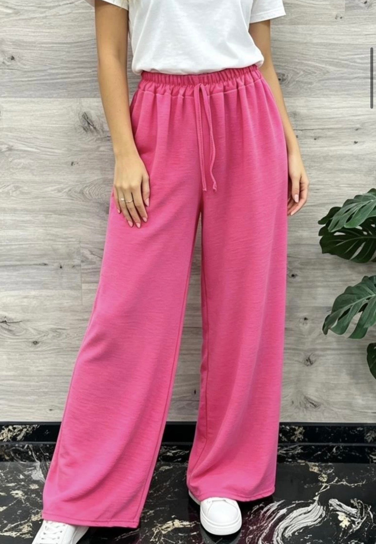 Wide Leg Hose in knalligem Pink