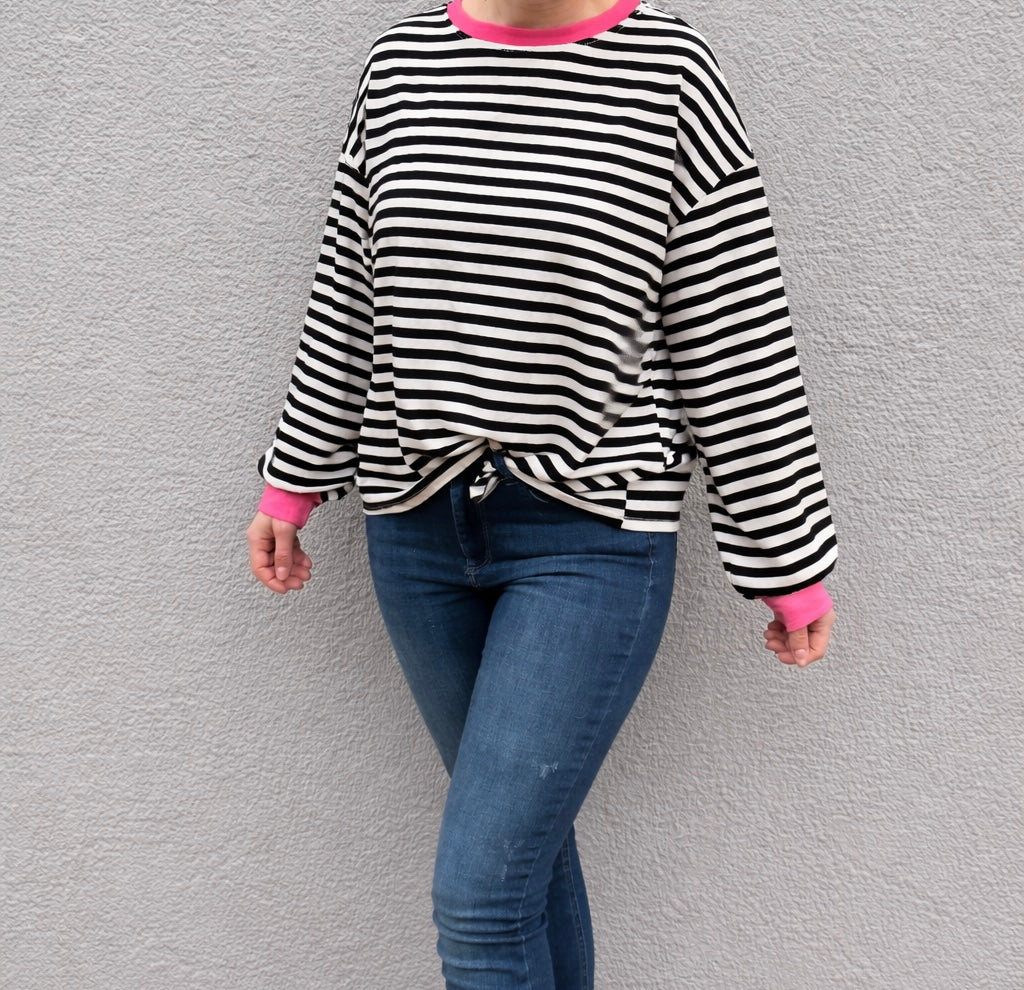 Langarmshirt Frida von Feinraummode in bunten Mustern, detailreiche Stoffstruktur, bequemes Design für stilvollen Alltag