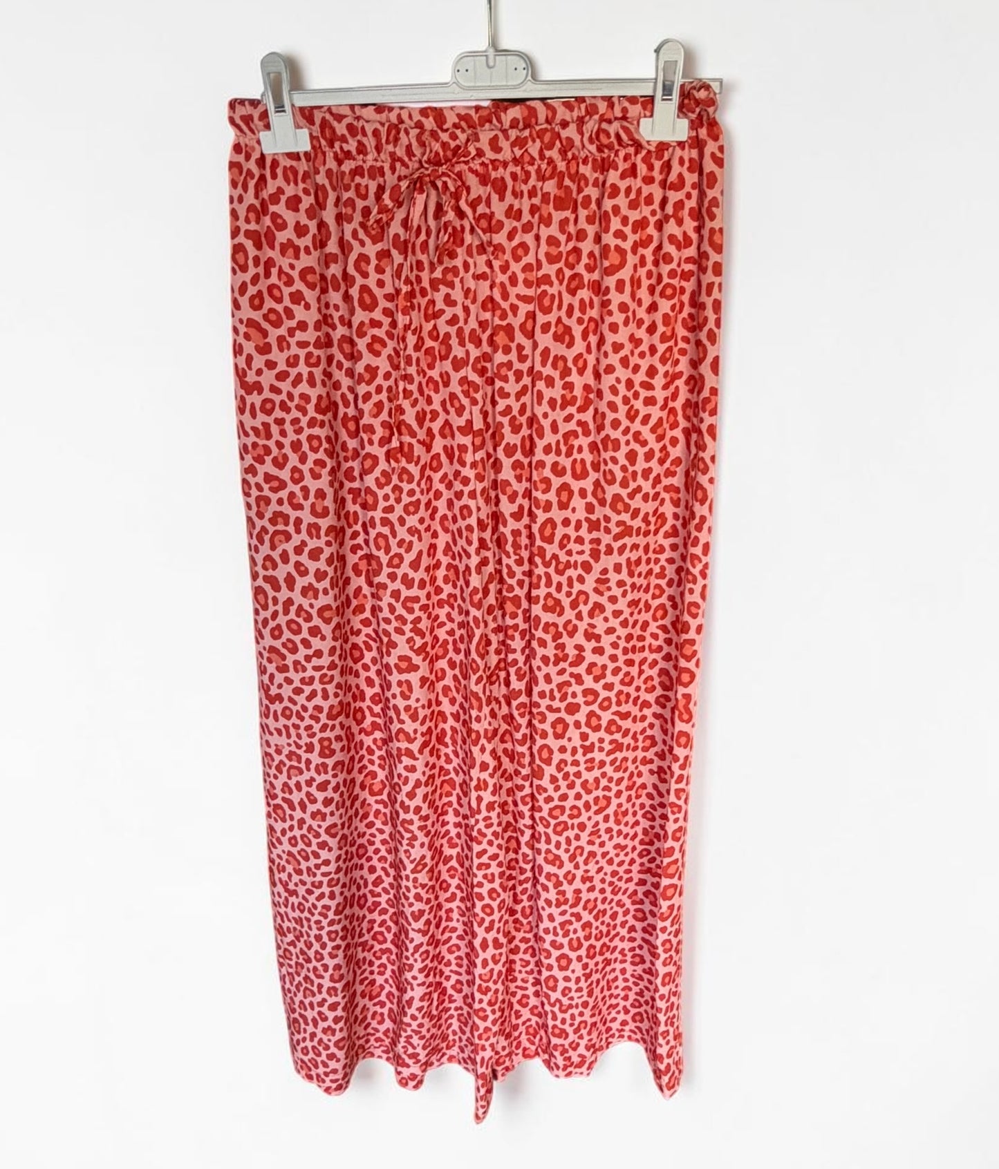 Luftige Palazzohose „Wild Sunset“ – Weite Sommerhose mit Leo-Print