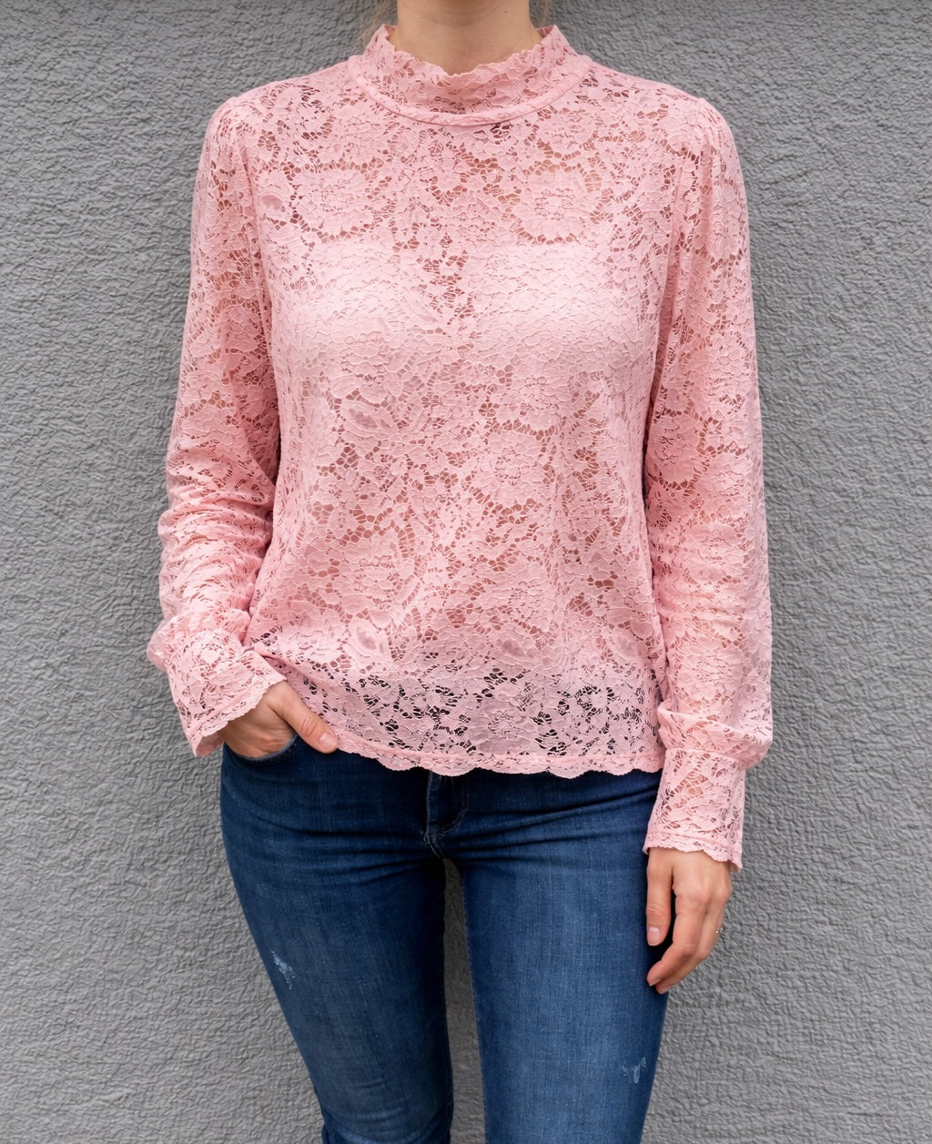 Feinraummode Spitzenshirt Flora in zartem Design, transparent mit floralen Mustern, ideal für elegante Looks