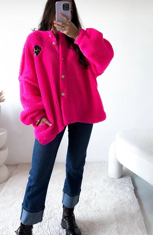 Weiche pinke Teddy-Jacke von Feinraummode, vollflächig gefüttert, mit kuscheligem Kragen und Reißverschluss, für Damen.