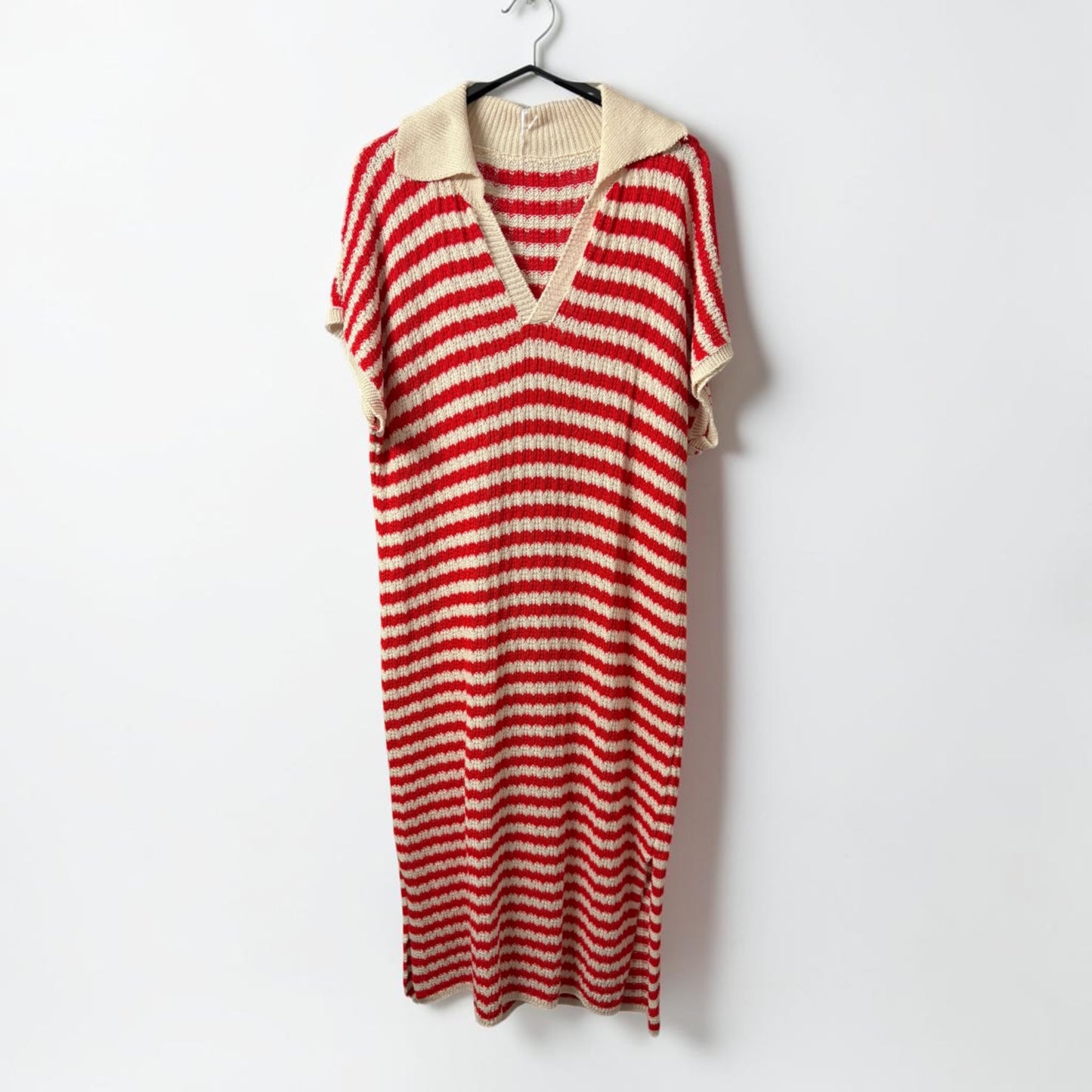 Sommerliches Strickkleid mit Streifen rot