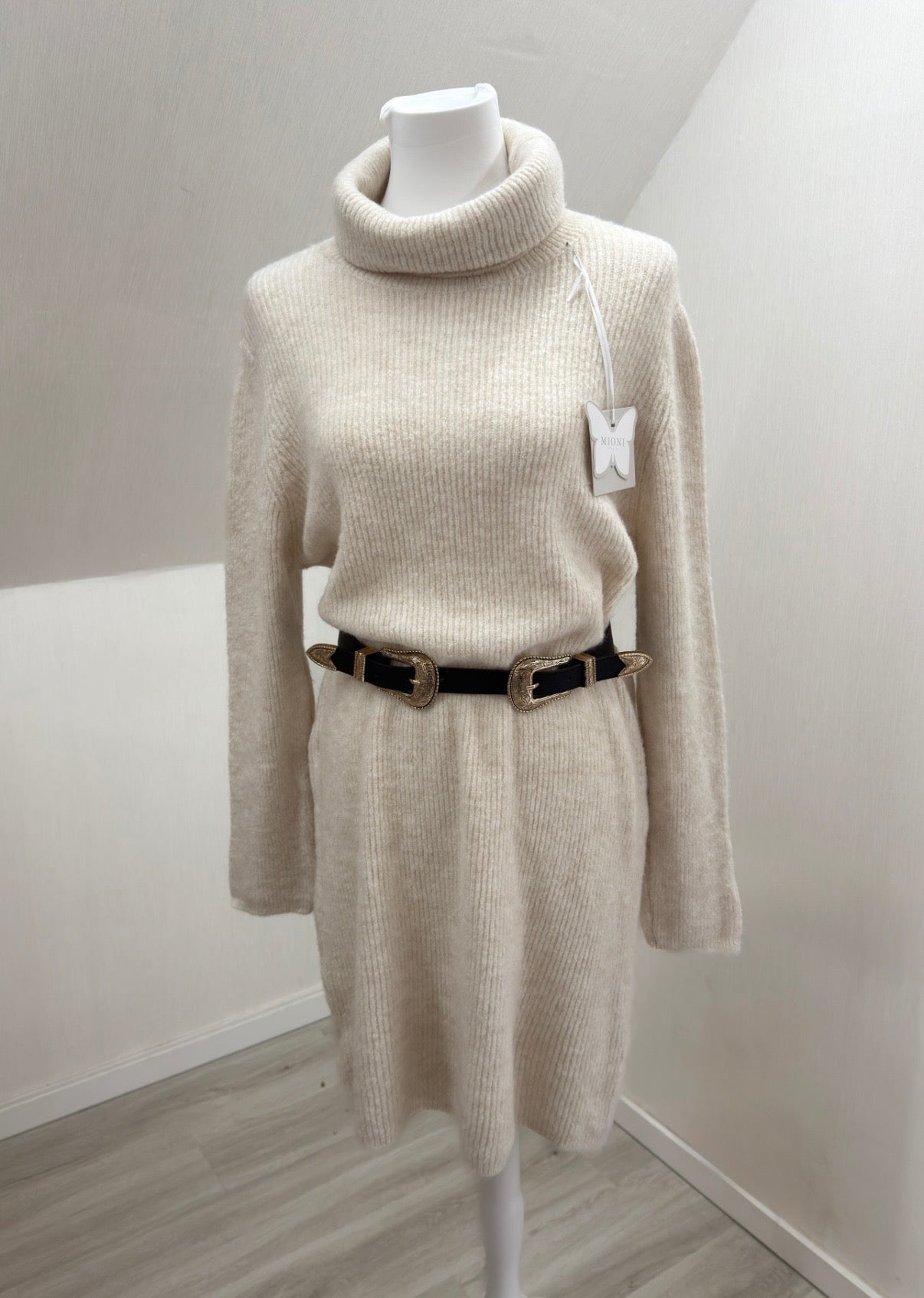 Strickkleid Kragen - Feinraummode